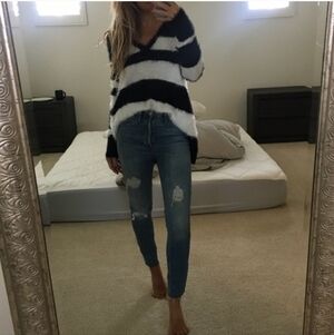 SMYM Polar Vneck Sweater, Color Me Mime, Small